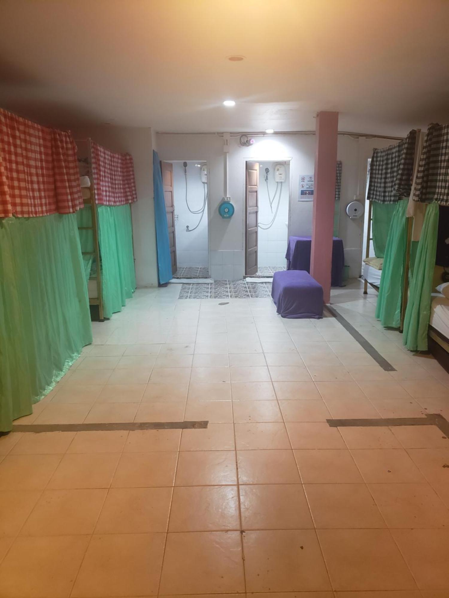 Auberge de jeunesse Lucky Dorm à Koh Koh Phi Phi Don Extérieur photo