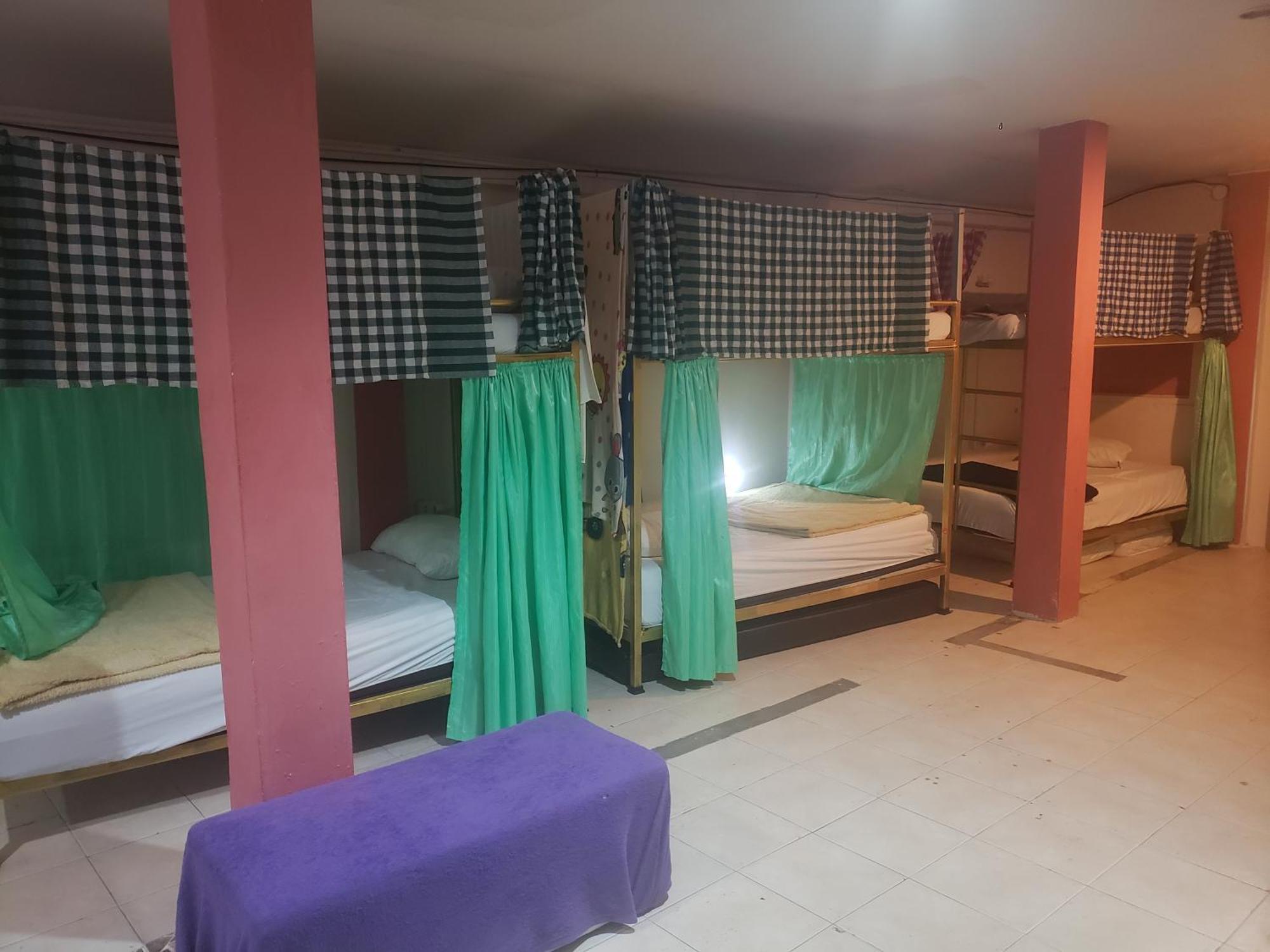 Auberge de jeunesse Lucky Dorm à Koh Koh Phi Phi Don Extérieur photo